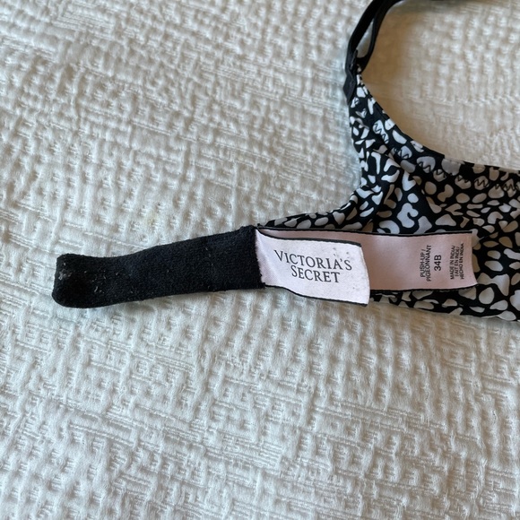 Victoria’s Secret Push-Up Bra 34B - Picture 3 of 4